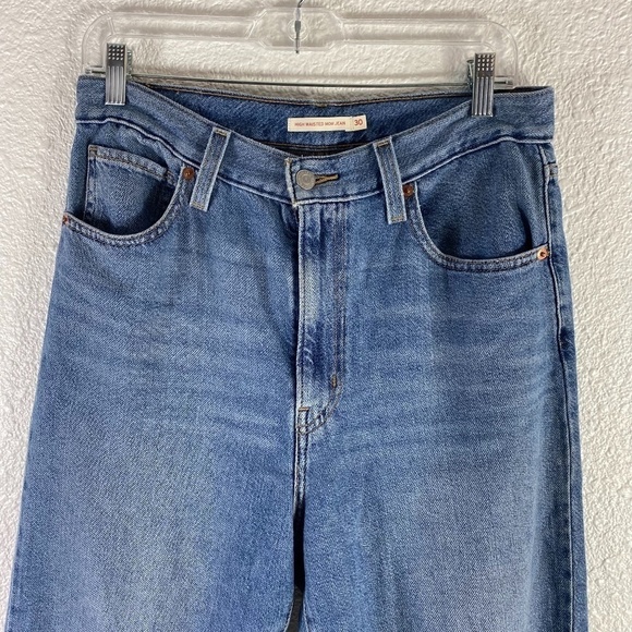 Levi's High Waisted Tapered Mom Jeans SZ 30 - Picture 2 of 8